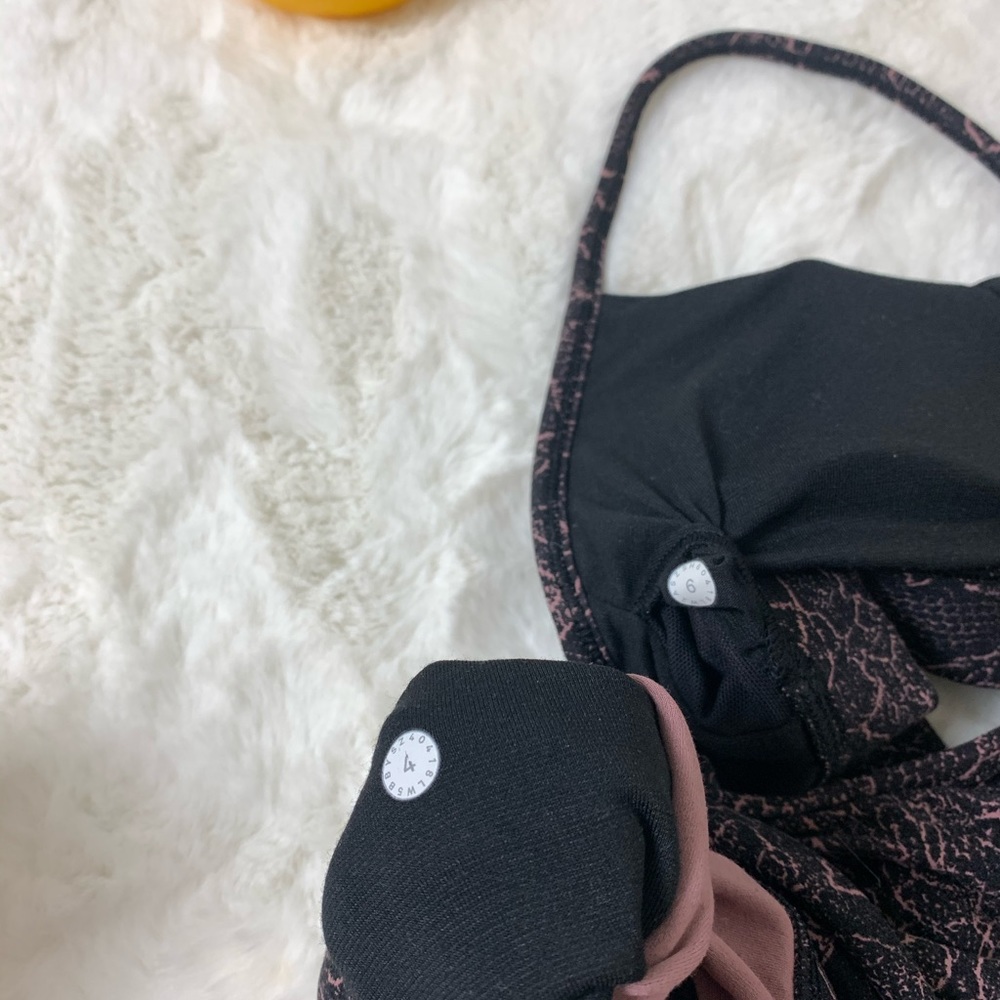 SOLD- Lululemon  bundle leggings and sportbra - Picture 3 of 6